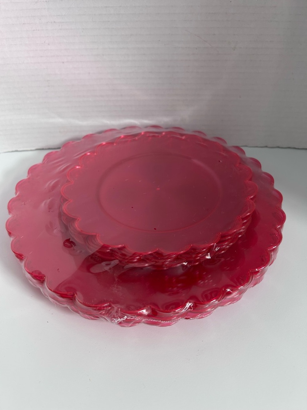 Pink Scalloped Edge value pack Plates 16 pc